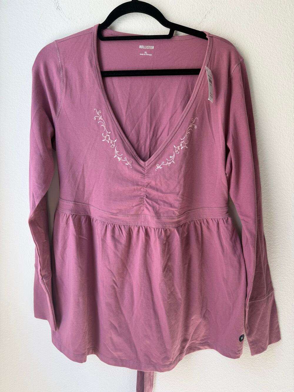 NWT Hollister Y2K V-Neck Embroidered Ruched Long Sleeve Top XL